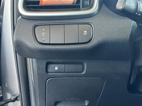 Used 2018 Kia Sorento L FWD image 18