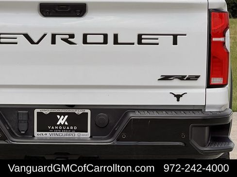 Used 2024 Chevrolet Silverado 2500 ZR2 w/ Technology Package AWD/4WD image 5
