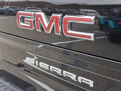 Used 2023 GMC Sierra 1500 AT4 w/ AT4 Premium Package image 31