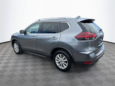 Used 2018 Nissan Rogue SV image 8