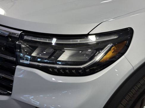 New 2026 Ford Explorer Active w/ Active Comfort Package AWD/4WD image 13