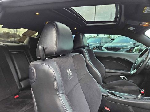 Used 2016 Dodge Challenger R/T Scat Pack w/ Leather Interior Group image 13