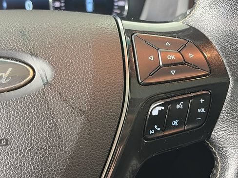 Used 2017 Ford Explorer Platinum AWD/4WD image 18