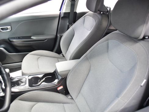 Used 2025 Kia K4 FWD image 9