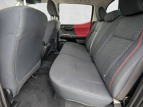 Used 2022 Toyota Tacoma SR5 AWD/4WD image 17