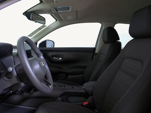 Certified 2026 Honda HR-V LX image 21