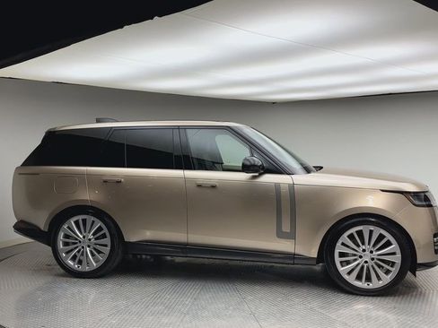 Used 2024 Land Rover Range Rover SE image 9