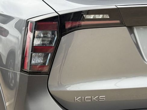 Used 2025 Nissan Kicks SV FWD image 6