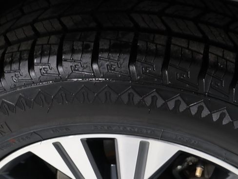 Certified 2023 Nissan Rogue SV image 19