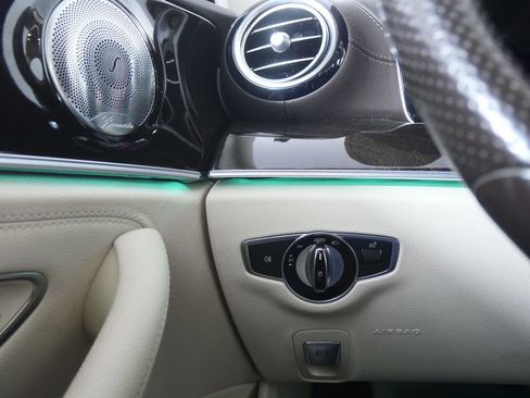 Used 2017 Mercedes-Benz E 300 E 300 image 19