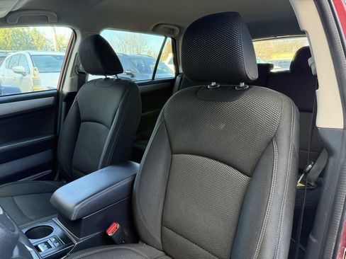 Used 2019 Subaru Outback 2.5i Premium image 12