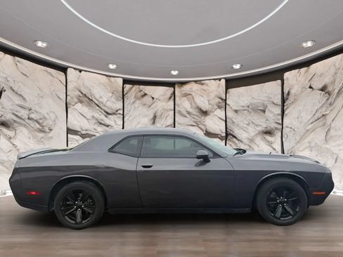 Used 2019 Dodge Challenger SXT RWD image 8