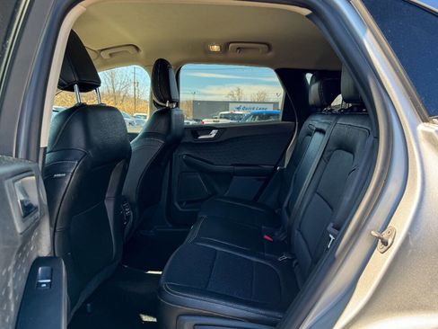 Used 2020 Ford Escape Titanium image 18