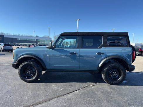 Used 2023 Ford Bronco Black Diamond image 6