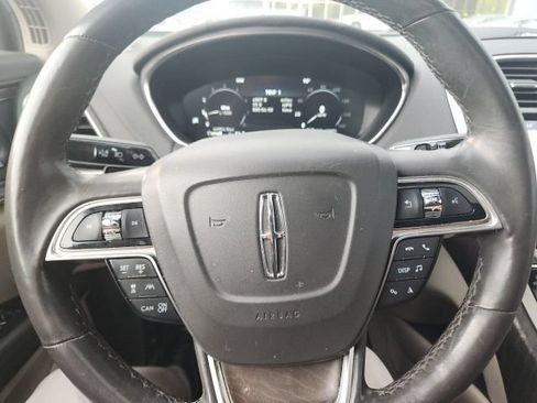 Used 2020 Lincoln Nautilus Reserve w/ Equipment Group 201A FWD image 32