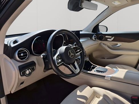 Used 2022 Mercedes-Benz GLC 300 4MATIC w/ Driver Assistance Package image 31