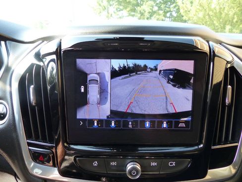 Used 2020 Chevrolet Traverse LT w/ LT Premium Package FWD image 35