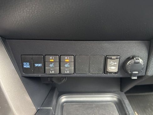 Used 2018 Toyota RAV4 XLE image 34