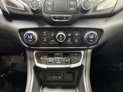 Certified 2024 GMC Terrain SLE w/ Driver Convenience Package AWD/4WD image 12