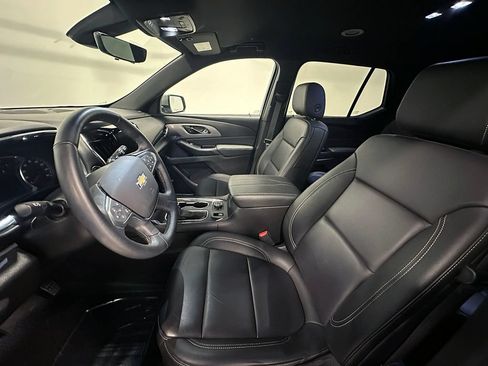 Used 2023 Chevrolet Traverse LT w/ LT Premium Package AWD/4WD image 24