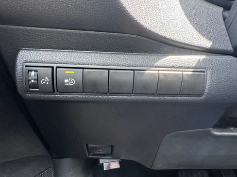 Used 2023 Toyota Corolla LE FWD image 30