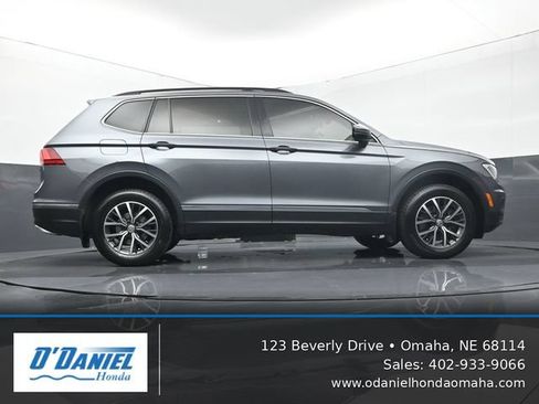 Used 2020 Volkswagen Tiguan SE w/ Panoramic Sunroof Package AWD/4WD image 13