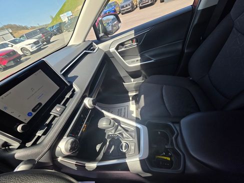 Used 2024 Toyota RAV4 XLE w/ Convenience Package image 16