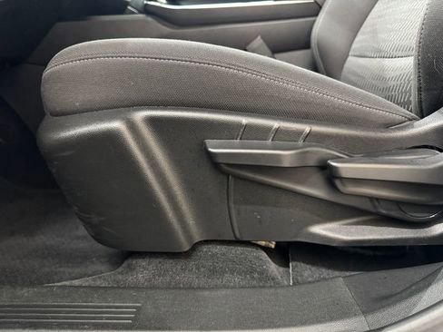 Used 2025 Chevrolet Equinox LT AWD/4WD image 18