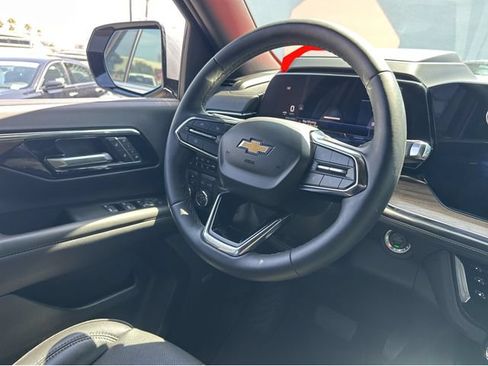 Certified 2025 Chevrolet Tahoe High Country AWD/4WD image 5
