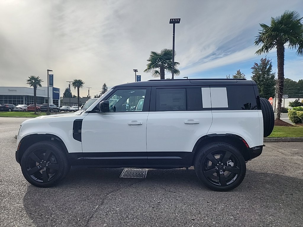 New 2026 Land Rover Defender 110 X-Dynamic SE AWD/4WD image 2