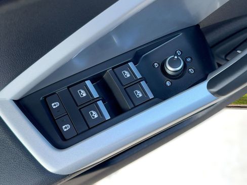 Used 2023 Audi Q3 2.0T Premium w/ Convenience Package image 13