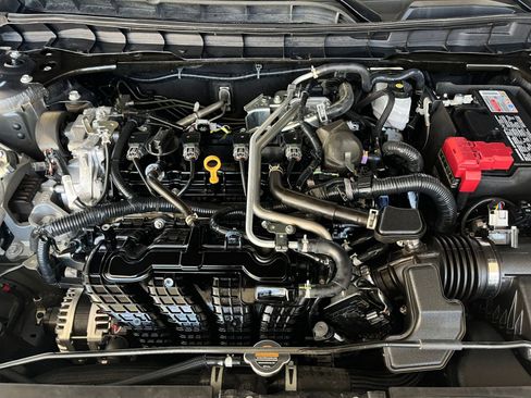 Used 2025 Nissan Altima 2.5 SV image 33