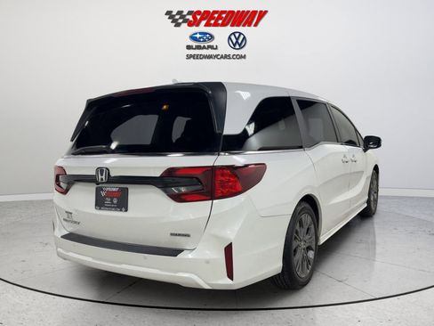 Used 2025 Honda Odyssey Touring image 9