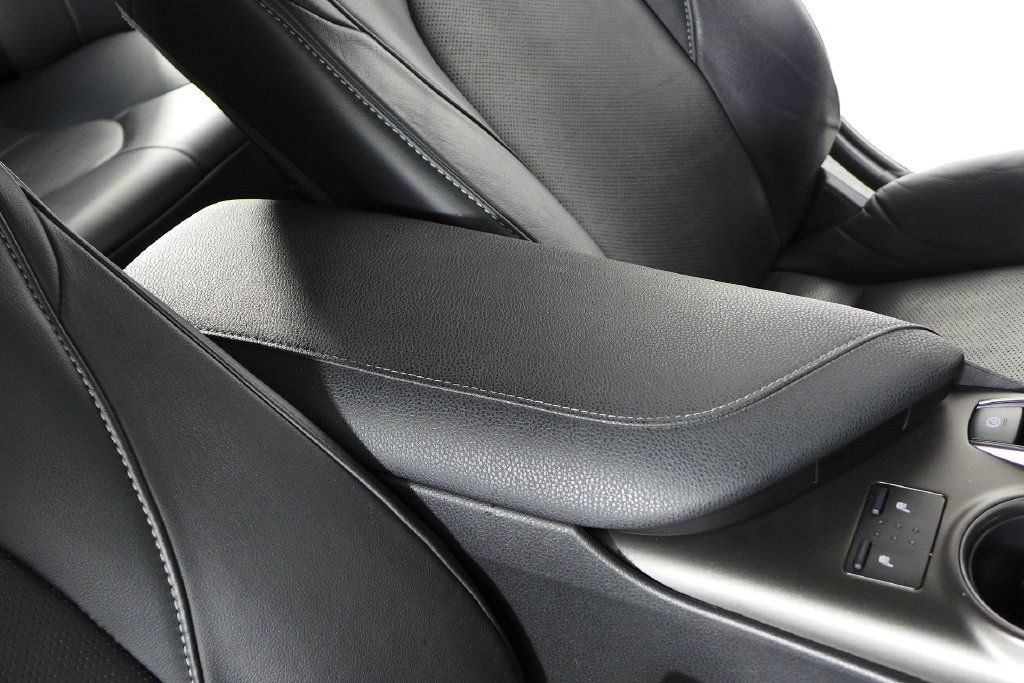 Used 2023 Toyota Camry XSE FWD image 16