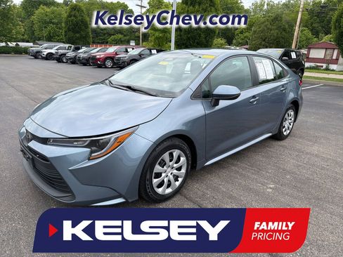 Used 2024 Toyota Corolla LE FWD image 1