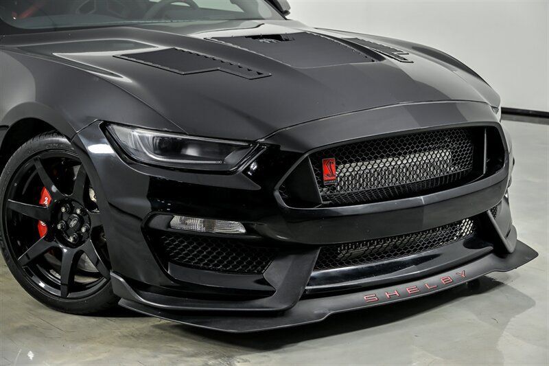 Used 2019 Ford Mustang Shelby GT350R w/ GT350R Equipment Group 920A RWD image 2