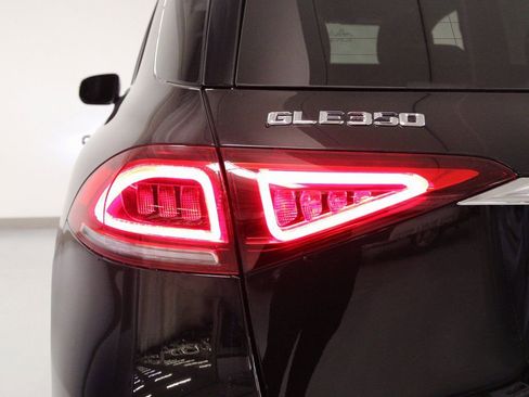 Used 2022 Mercedes-Benz GLE 350 4MATIC image 11