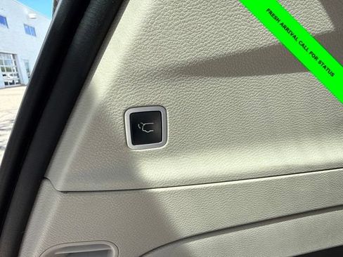Used 2017 Chrysler Pacifica Touring FWD image 15