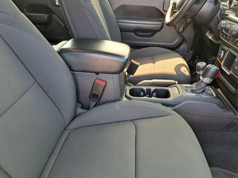 Used 2022 Jeep Wrangler Unlimited Sport image 16