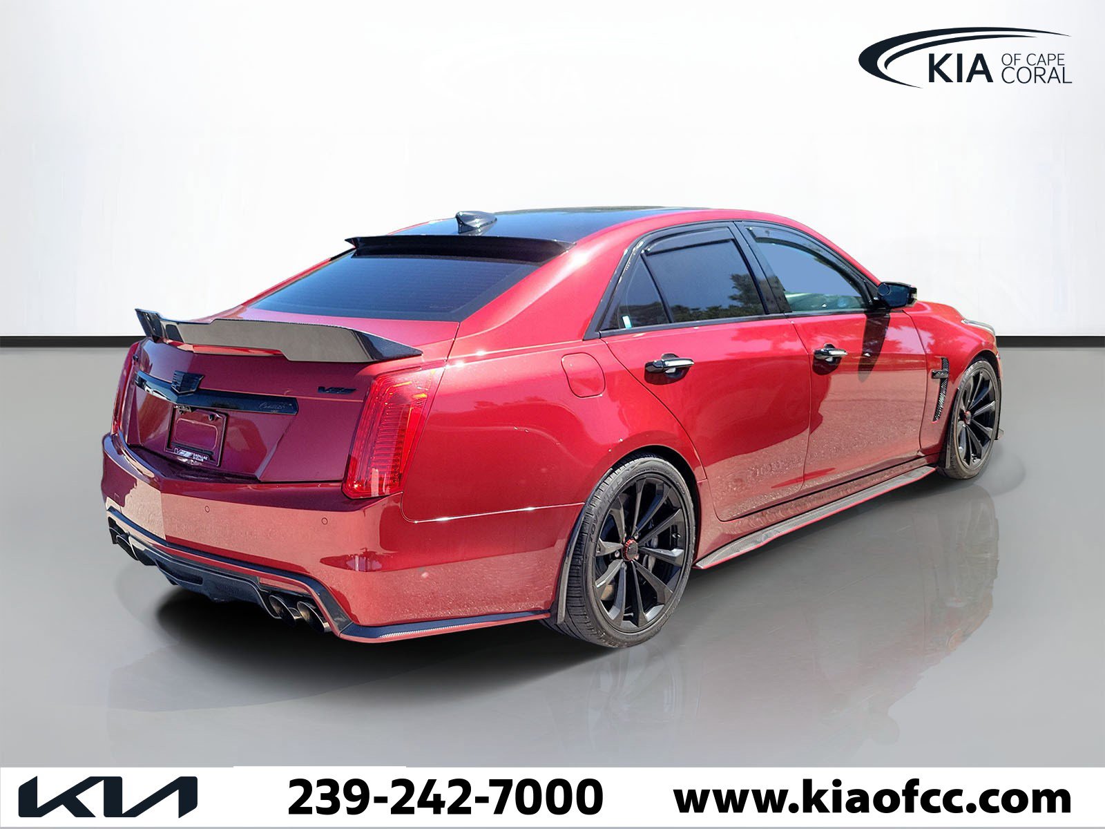 Used 2017 Cadillac CTS V w/ Luxury Package RWD image 4