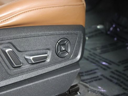 Used 2022 Audi e-tron Prestige w/ Prestige Package image 23