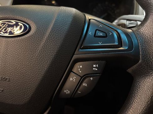 Used 2016 Ford Edge SE image 18