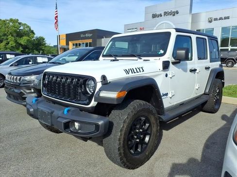 Used 2024 Jeep Wrangler Unlimited AWD/4WD image 12