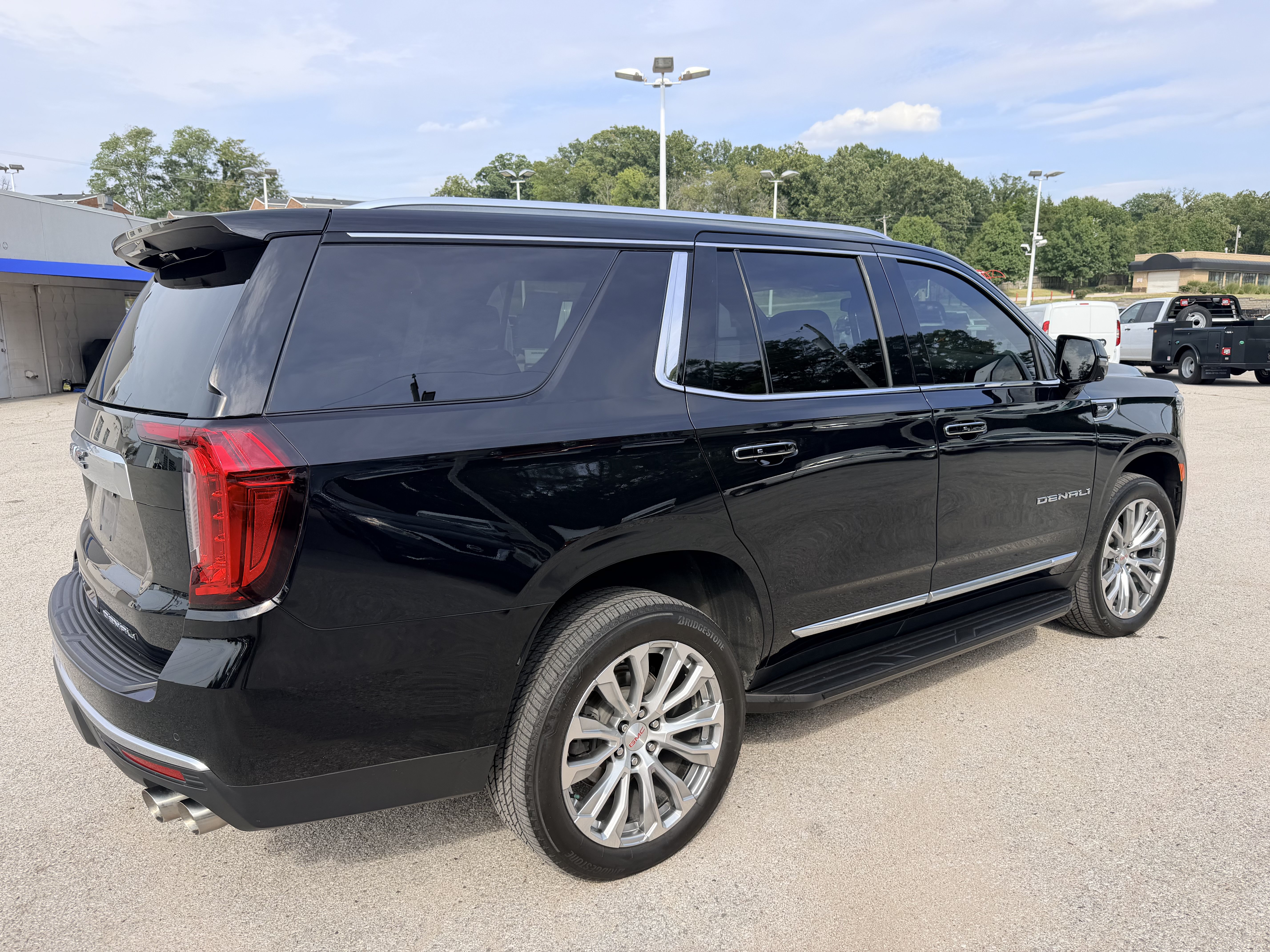 Used 2022 GMC Yukon Denali AWD/4WD image 7