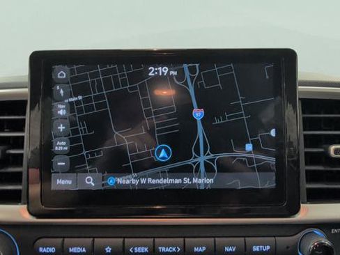 Used 2025 Hyundai Venue Limited FWD image 15