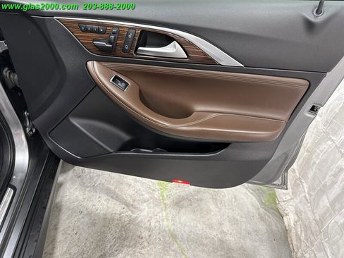 Used 2017 INFINITI QX30 Premium w/ Navigation Package image 26