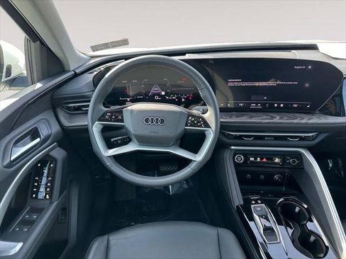 Certified 2025 Audi Q5 Premium w/ Convenience Package AWD/4WD image 12