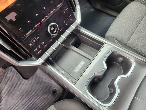 Used 2025 GMC Acadia Elevation image 19