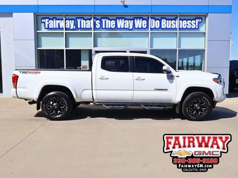 Used 2016 Toyota Tacoma TRD Sport w/ Towing Package AWD/4WD image 1