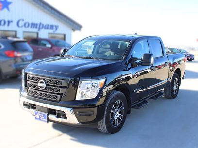 Used 2024 Nissan Titan SV w/ SV Convenience Package